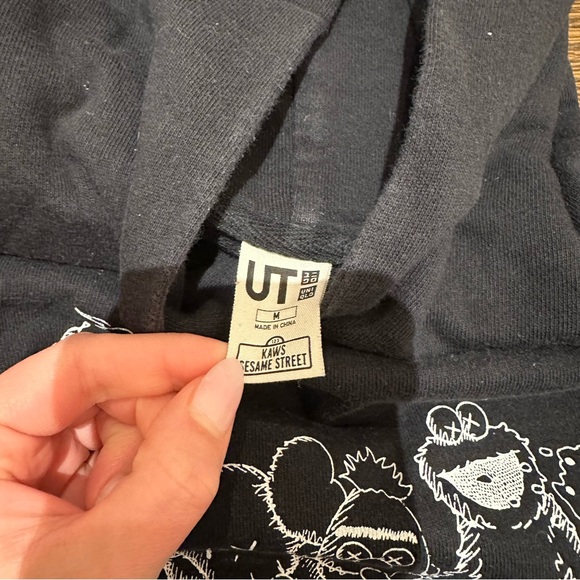 Kaws uniqlo collab hoodie - Picture 3 of 3
